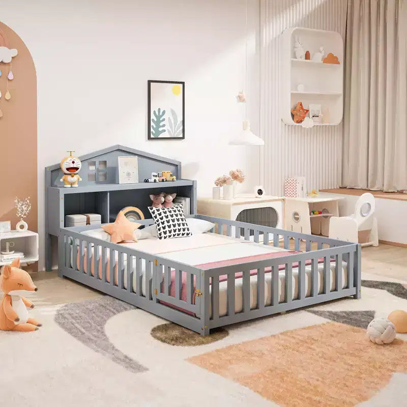 Vollgroßes Bodenbett, Massivholz-Plattformbett mit Schutzgeländern und Stauraum-Kopfteil, geeignet für Kinder und Jugendliche